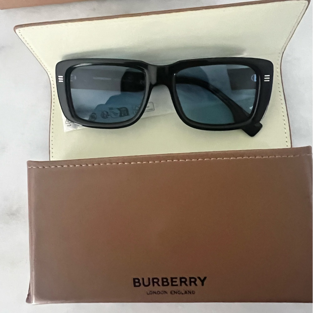 BURBERRY Jarvis sunglasses 🕶️